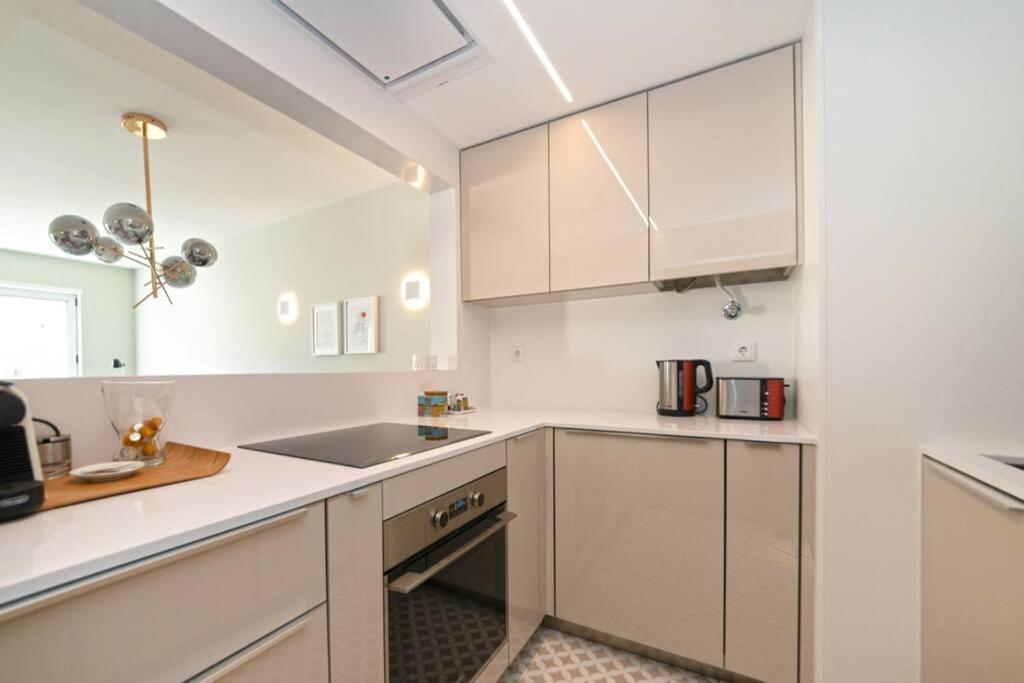Av. Da Liberdade Comfortable Apt With Balcony ลิสบอน ภายนอก รูปภาพ