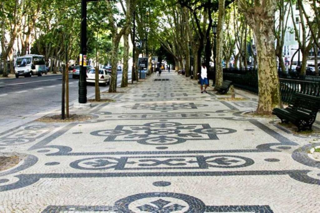 Av. Da Liberdade Comfortable Apt With Balcony ลิสบอน ภายนอก รูปภาพ